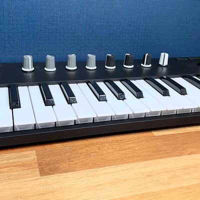 Native Instruments Komplete Kontrol M32 - Black image 4