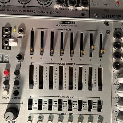 Intellijel Metropolis Complex Pitch / Gate Sequencer Eurorack