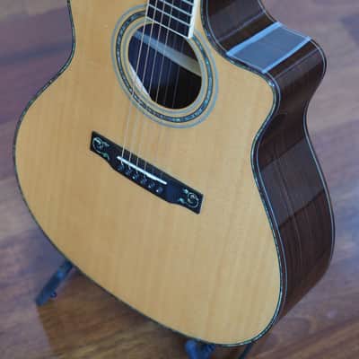 Larrivee LV-10 E 2002 - Mint image 11