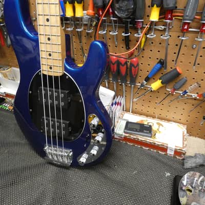 Ernie Ball Music Man Stingray HH 2006 - Pearl Blue image 5