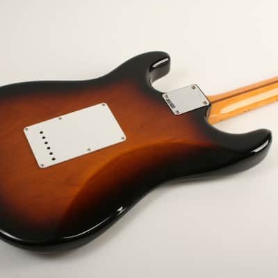 Fender 70th Anniversary American Vintage II 1954 Stratocaster Maple Fingerboard 2-Color Sunburst V704218 image 7