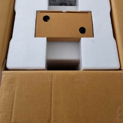Yamaha HS8 8" Powered Studio Monitor (Pair) 2015 - Present - White image 11