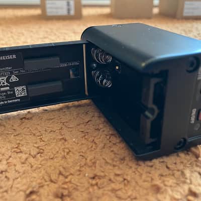 Sennheiser SKP 500 G4 Plug-On Wireless Transmitter (Freq.Range: Bw 626-698 MHz) image 2
