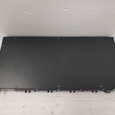 Voco Pro UHE-580C Wireless Microphone System image 22