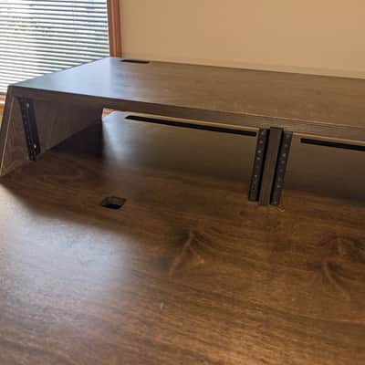 Output Platform Studio Desk 2018 with Keyboard Tray and Risers - Kodiak Brown image 15