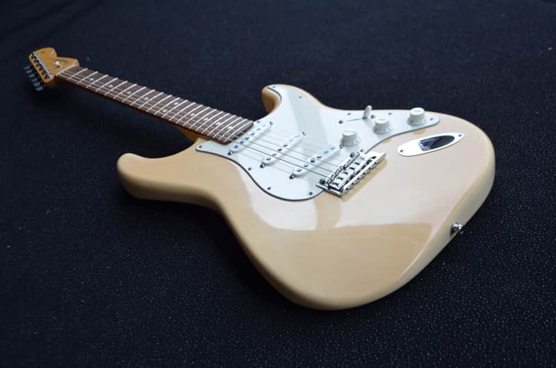Fender American Standard Stratocaster made in USA 2008*all original/one owner*very fine guitar that sounds/plays/looks really great*nicely aged olympic white*frets are 100%*