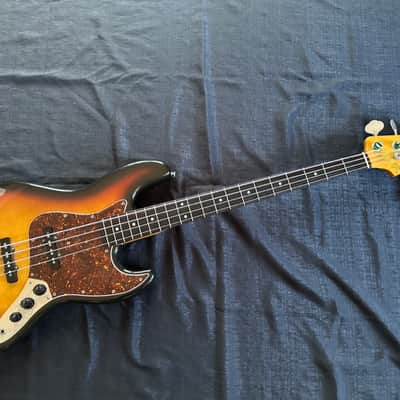 Fender 1986 Fender Sunburst MIJ (Fujigen) Jazz Bass ‘62 Vintage Reissue JB62-60 1986 - Sunburst image 4