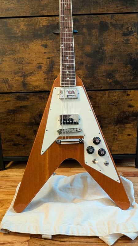 2023 Gibson 70s Flying V Antique Natural – Custom ‘67 Style Mods image 1