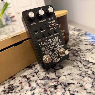Polar Bear Effects Young Hearts Lo-Fi VCR Glitch Delay Pedal image 4
