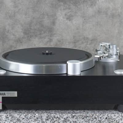 YAMAHA GT-2000 Direct Drive Turntable in Very Good Condition image 10