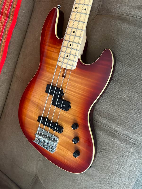 Sire Marcus Miller U5 2025 - Tobacco Sunburst image 1