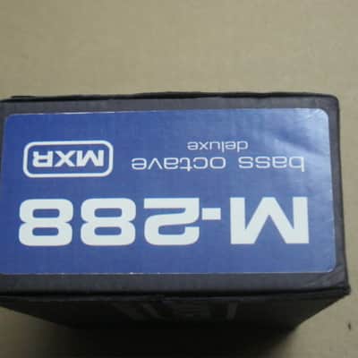 light average wear MXR EMPTY BOX ONLY for M-288 Bass Octave Deluxe (NO pedal / NO paperwork) image 5