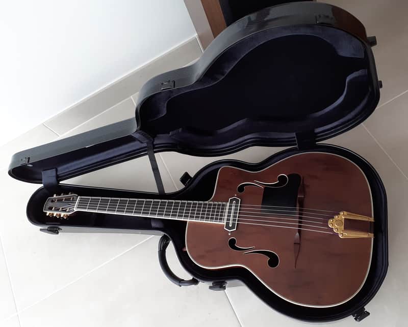 Guitare jazz manouche Y. Cholet image 1