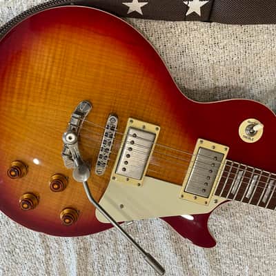 Tokai Love Rock 2023 - Honeyburst image 2