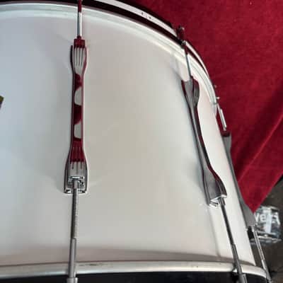 Ludwig Classic Maple 26” Marching Bass Drum 26” x 14” - White image 8