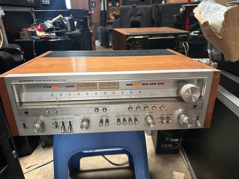 Pioneer SX-850 65-Watt Stereo Solid-State Receiver 1976 - 1978 - Silver image 1
