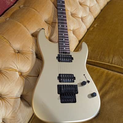Charvel Pro-Mod San Dimas Style 1 HH FR RW 2025 - Pharaohs Gold image 3