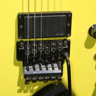 Vintage USA  BC Rich Small body Warlock 1987 Yellow image 11