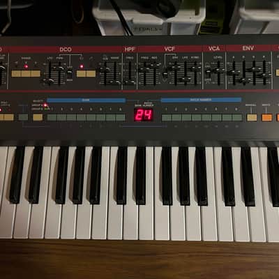 Roland Juno-106 61-Key Programmable Polyphonic Synthesizer 1984 - 1985 - Black image 3