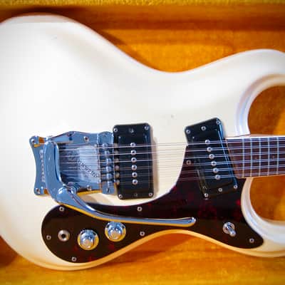 Mosrite Ventures 12 String Vintage 1966 Electric Guitar Mark XII Near Mint Pearl White with HSC image 1