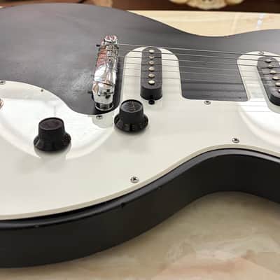 Epiphone Les Paul SL | Black and White image 2