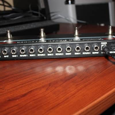 Voodoo Lab Pedal Switcher 4 channel looper true bypass pedal switcher image 5