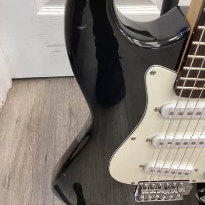 Silvertone STRAT STYLE LATE 2000’s - BLACK image 3