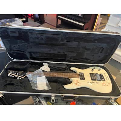 San Francisco Giants Autographed Collectible Joe Satriani Signature Model Electric Guitar (Pre-Owned) (Joe Satriani Private Collection) image 4
