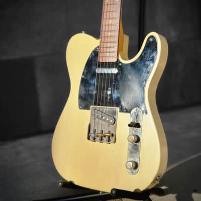 Used Riggio Custom Guitars Tango Blonde, Rosewood, Black Guard with Gigbag image 9