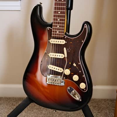 Fender American Professional II Stratocaster with Rosewood Fretboard | 3-Color Sunburst | 2020 - Present image 3