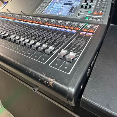 Yamaha QL5 Mixing Console image 9