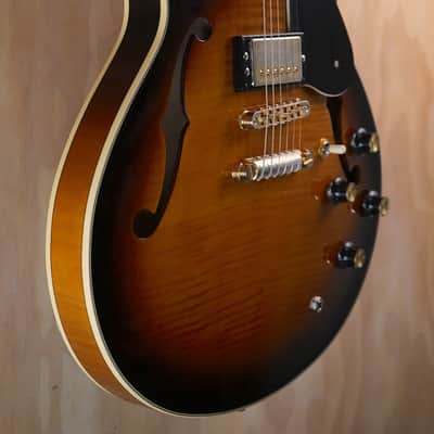 Yamaha SA2200 Semi-Hollow Electric Guitar Sunburst, Yamaha Hard Case included image 2