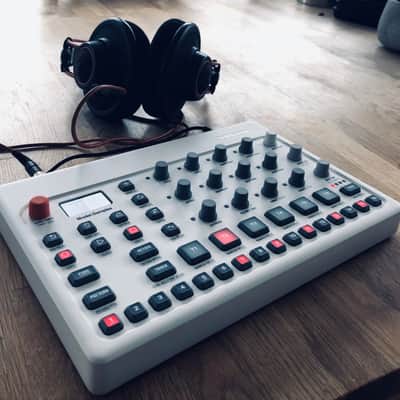 Elektron Model:Samples 2019 - 2020 - White