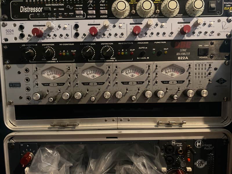 Universal Audio 4-710d 4-Channel Microphone Preamp 2010 - Present - SIlver image 1