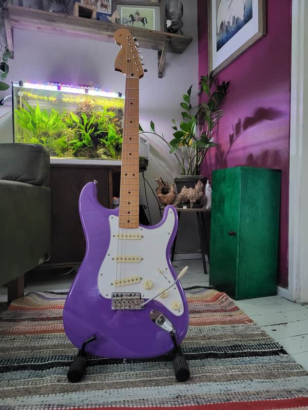 Fender Stratocaster Jimi Hendrix 2018 - Ultraviolet