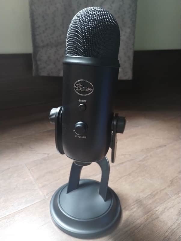 Blue Yeti Multipattern USB Microphone 2010s - Blackout image 1