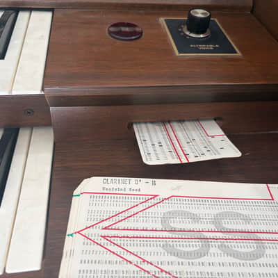 Allen Organ w/ Allen Speakers, 32-Note Pedalboard & Bench! Excellent image 2