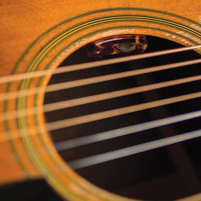 Mint LR Baggs Lyric Acoustic Guitar Microphone Bundle w/ 12x Fender Picks and Liquid Audio Polishing Cloth image 9
