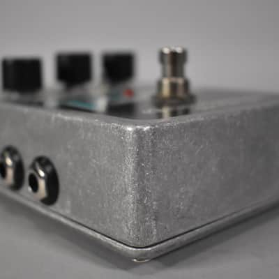 Electro-Harmonix Stereo Pulsar Analog Tremolo Pedal image 5