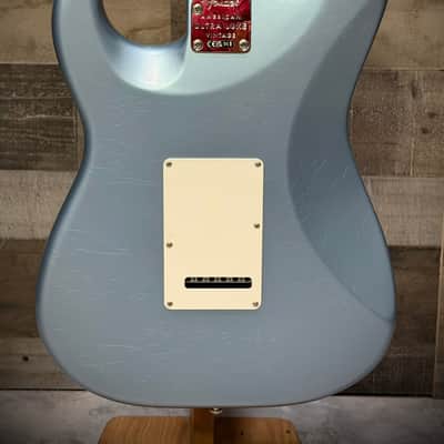Fender American Ultra Luxe Vintage '60s Stratocaster Rosewood Fingerboard - Ice Blue Metallic image 4