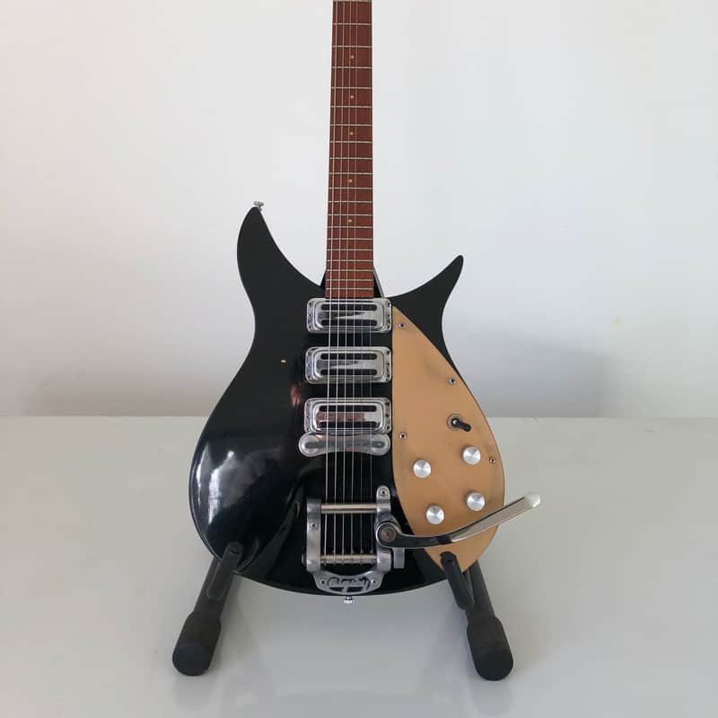 1985 – 1995 Rickenbacker 325V59 Jetglo