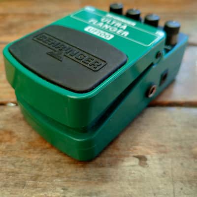 Behringer UF100 Ultra Flanger 2000s - Green image 2