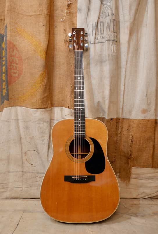 Martin HD-28 1994 - Natural image 1