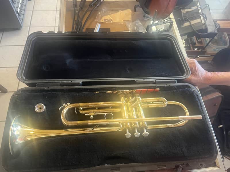 Bach 1530 Trumpet image 1