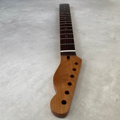 Roasted Maple / Rosewood Telecaster neck - Nitro Satin - SS Frets - Bone nut image 4