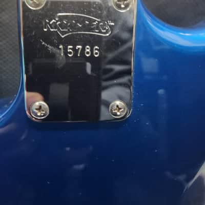 Kramer Focus 1000 Metallic Blue-Plays Amazing-Hard Case-Set Up image 15