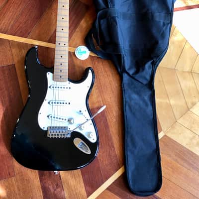 Fender Standard Stratocaster with Vintage Tremolo 1991 - 1997 | Reverb