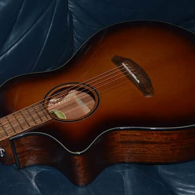 Breedlove Discovery Concert LEFTY, Cedar Top 2024 - Edgeburst image 5