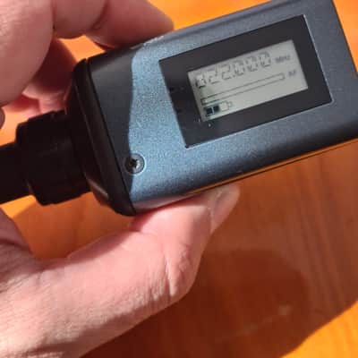 Sennheiser Sennheiser SKP100 G2 Plug-On Transmitter – Professional Wireless Power image 7