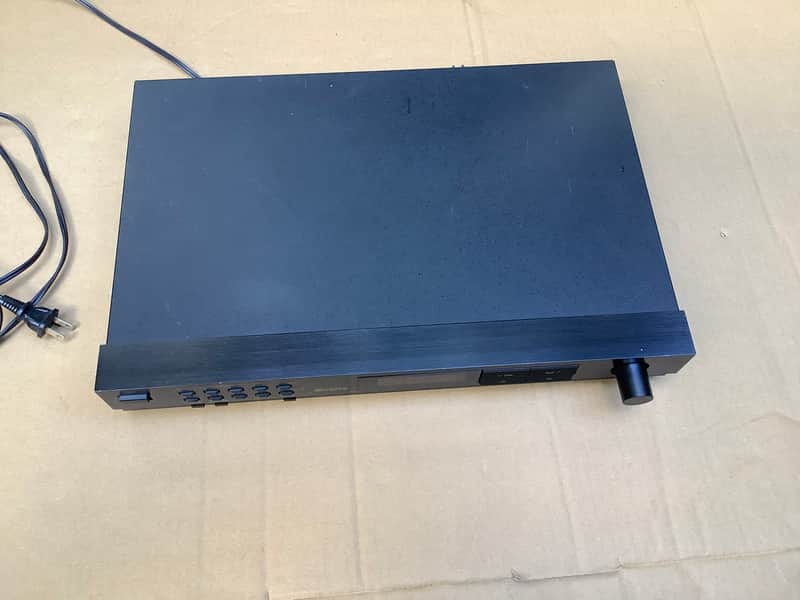 Nakamichi  ST 7E AM/FM STEREO TUNER image 1